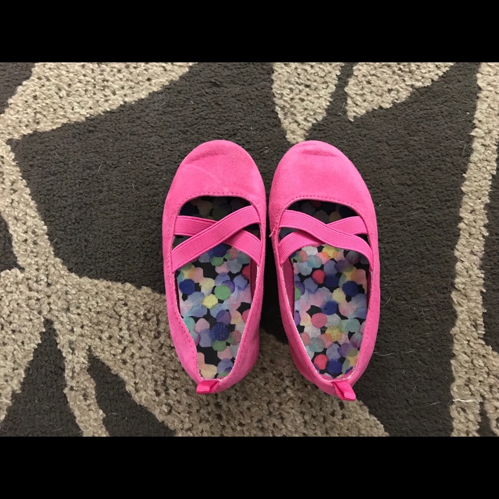 **BUNDLE SALE👧**Sueded pink slip on shoes size 7T